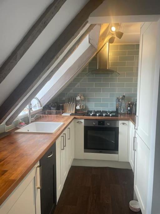 Beautiful 1600'S Loft Apartment. Ware Eksteriør bilde